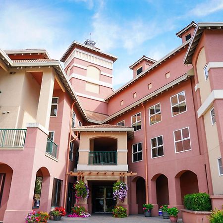 Borgata Lodge Resort Kelowna Ngoại thất bức ảnh