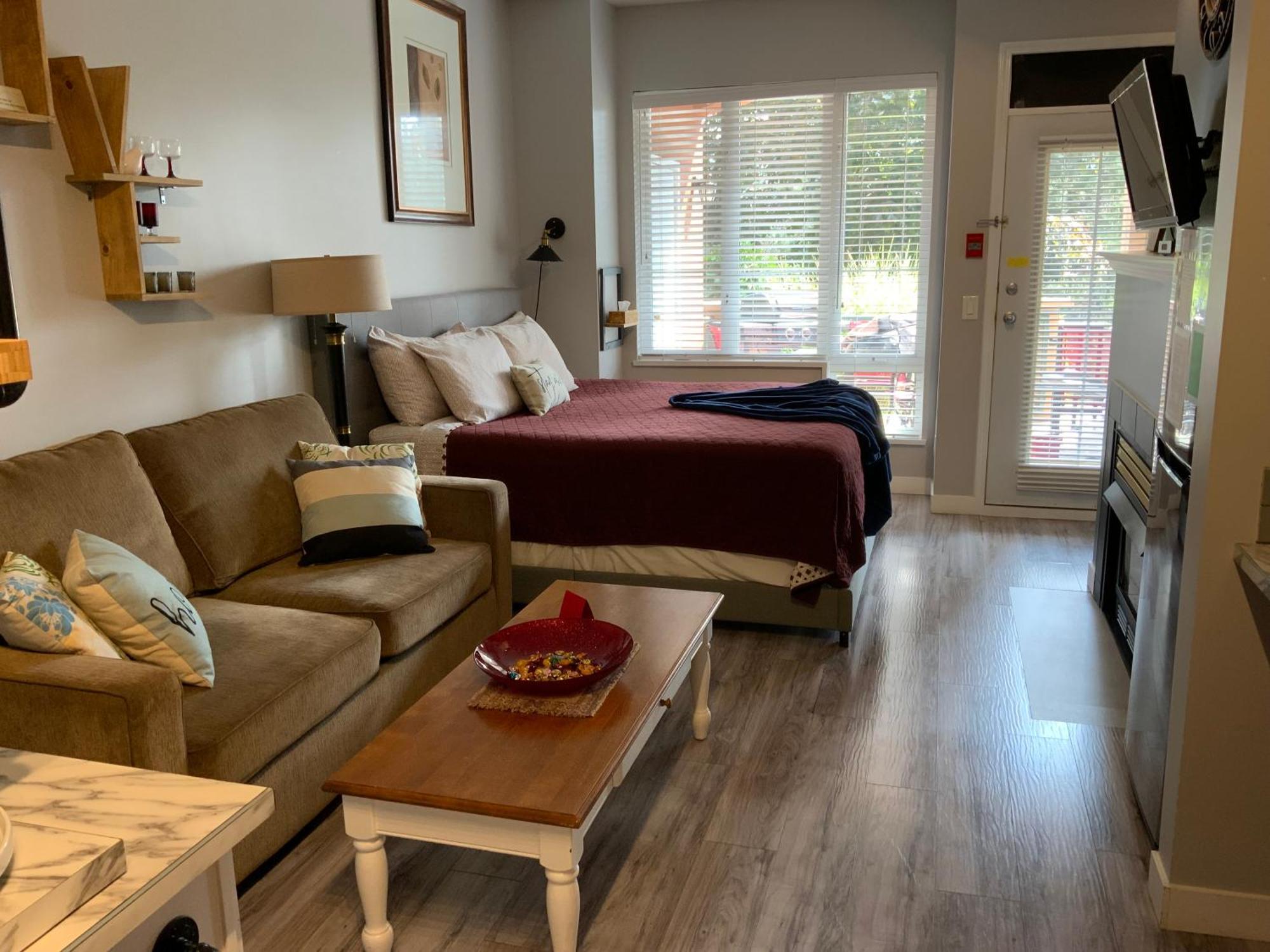 Borgata Lodge Resort Kelowna Ngoại thất bức ảnh