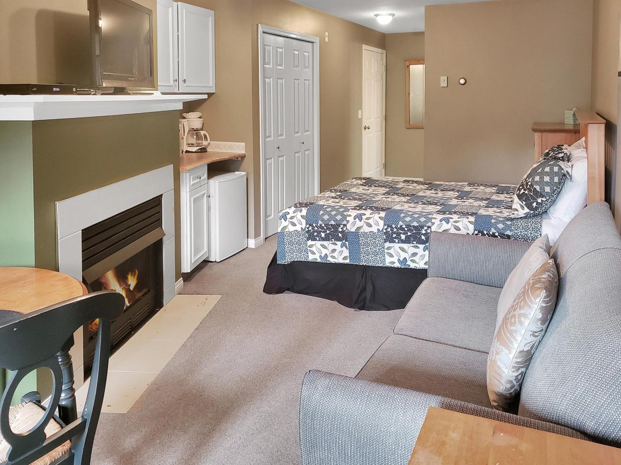 Borgata Lodge Resort Kelowna Ngoại thất bức ảnh
