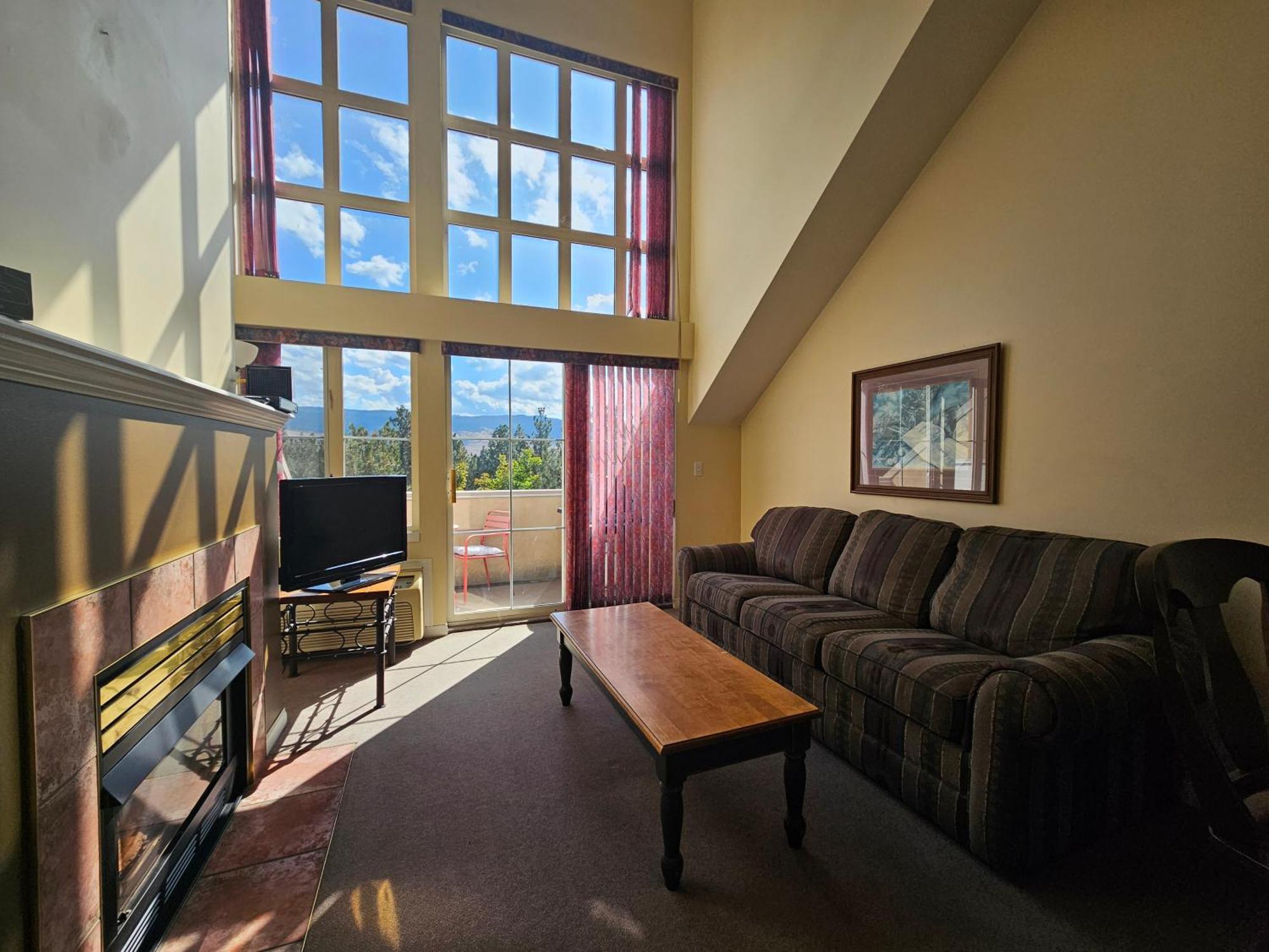 Borgata Lodge Resort Kelowna Ngoại thất bức ảnh