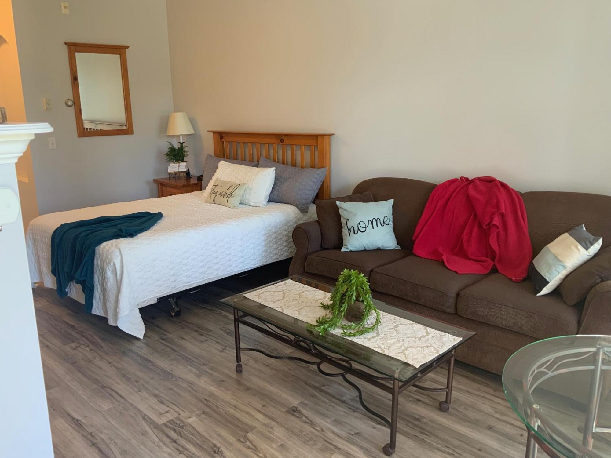 Borgata Lodge Resort Kelowna Ngoại thất bức ảnh