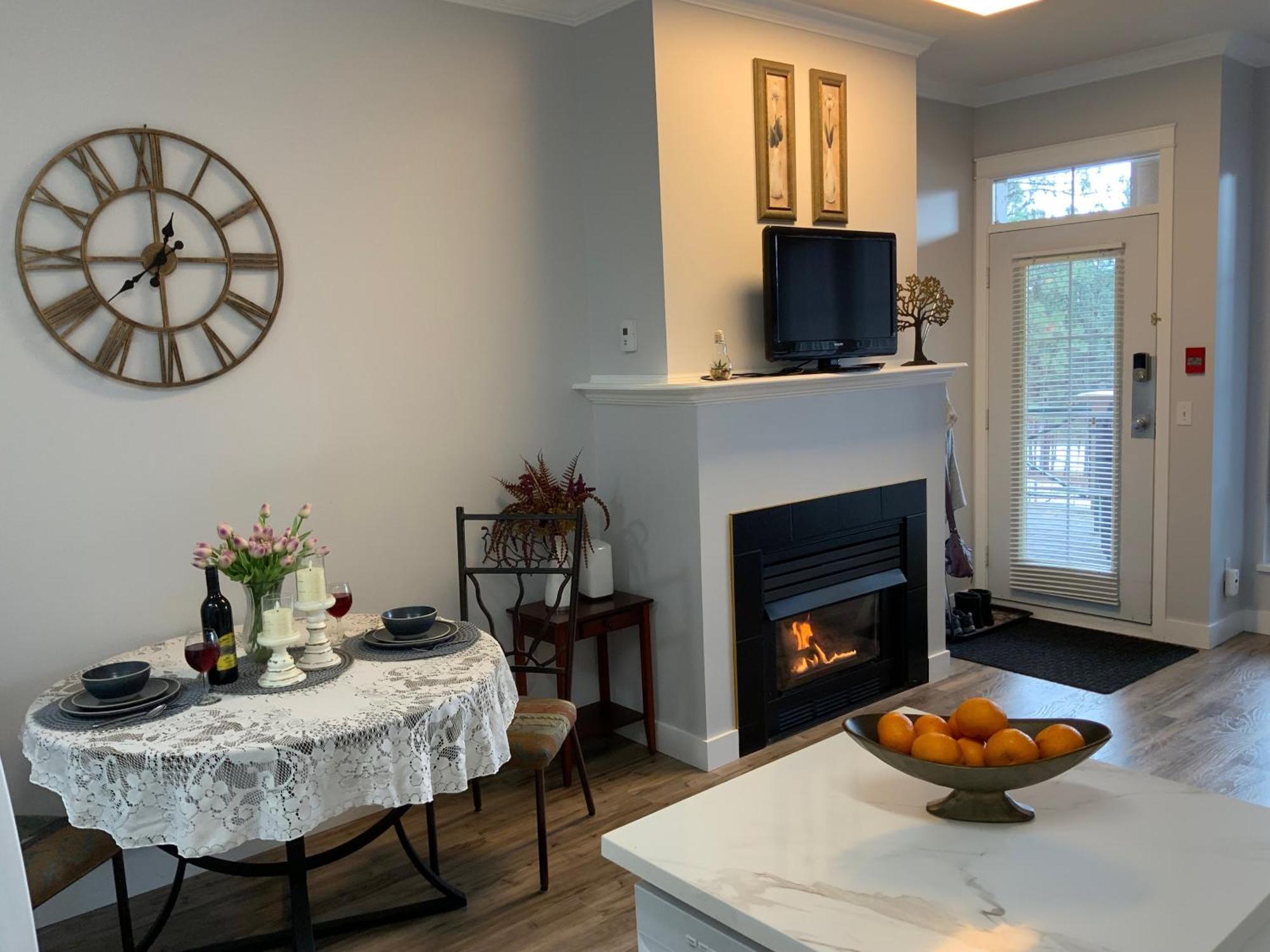 Borgata Lodge Resort Kelowna Ngoại thất bức ảnh