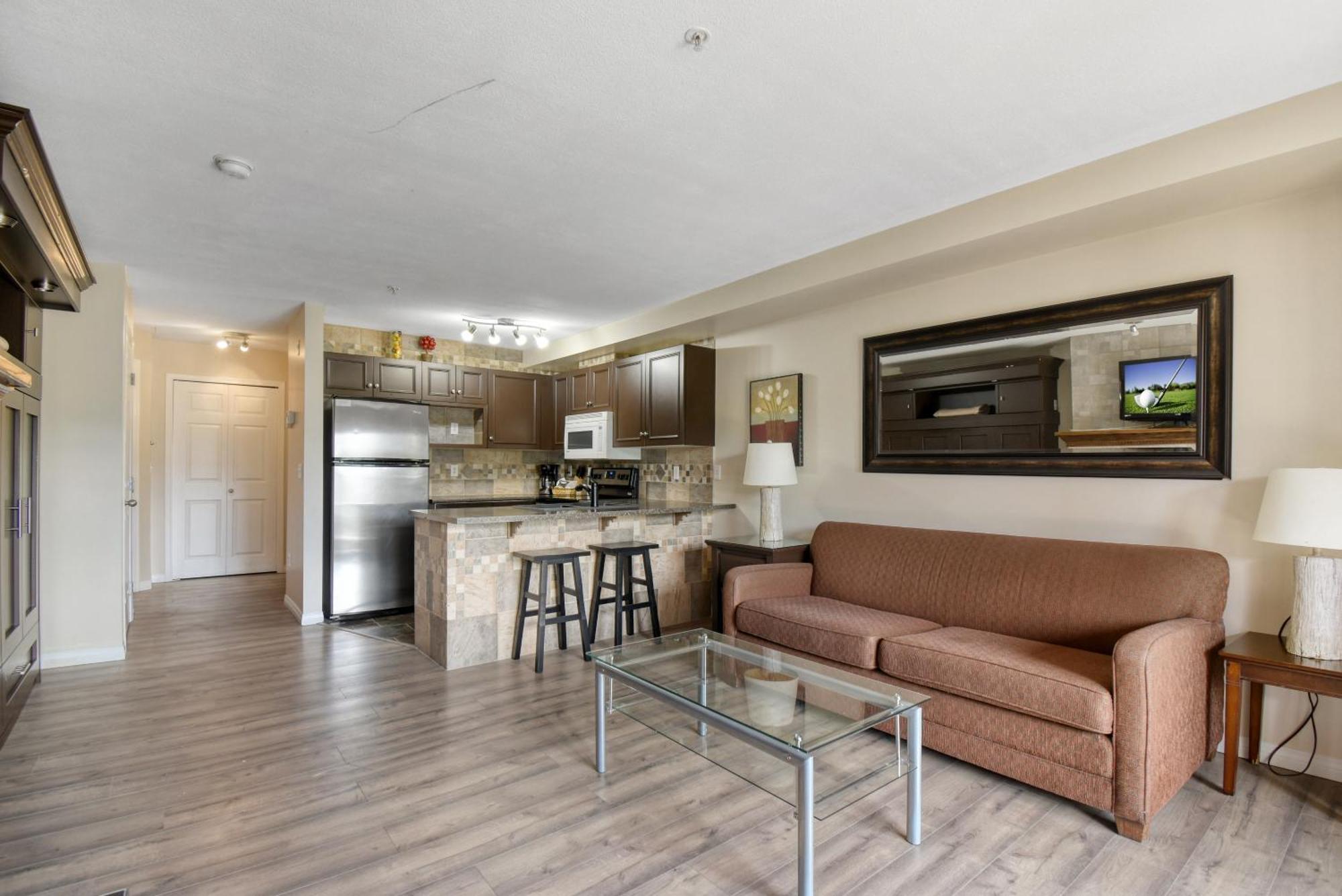 Borgata Lodge Resort Kelowna Ngoại thất bức ảnh