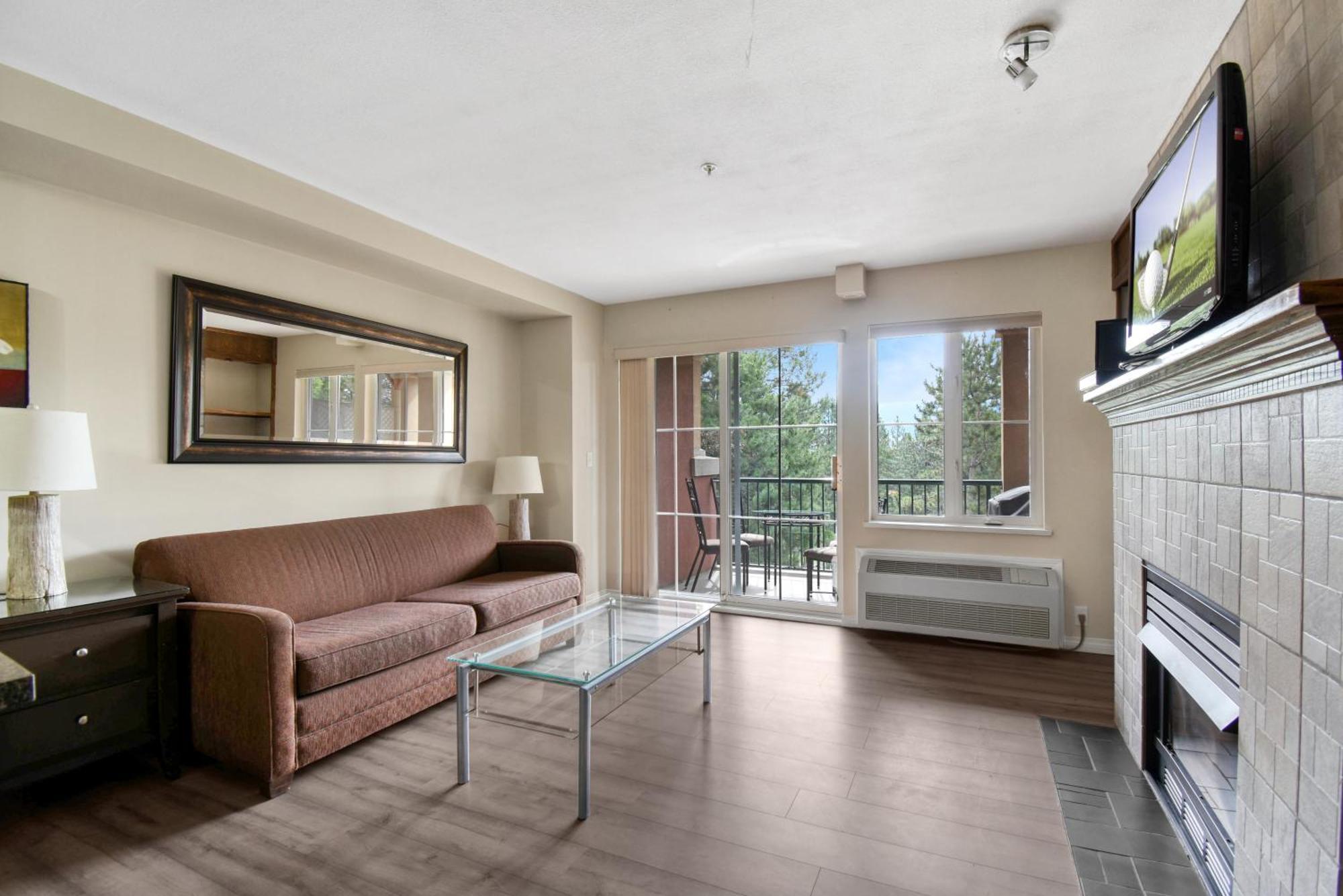 Borgata Lodge Resort Kelowna Ngoại thất bức ảnh