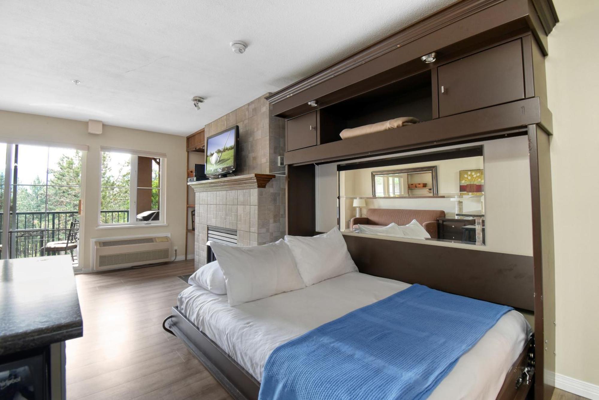 Borgata Lodge Resort Kelowna Ngoại thất bức ảnh