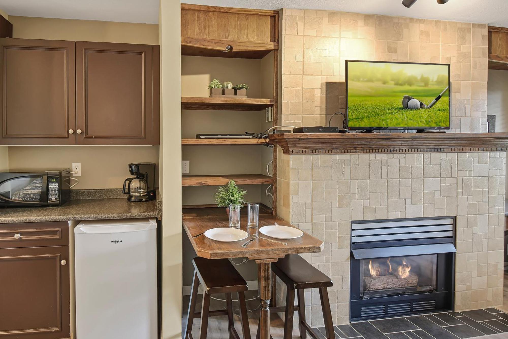 Borgata Lodge Resort Kelowna Ngoại thất bức ảnh
